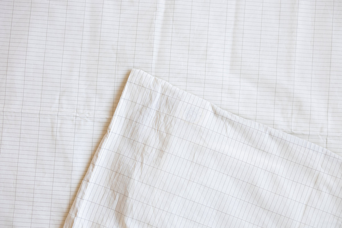 Folded-back corner of the earthing duvet cover with the woven silver thread, 240 x 220 cm