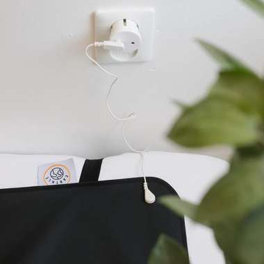 The plug contains a resistor